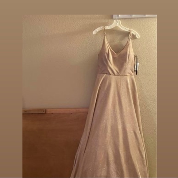 Gown - Picture 1 of 5